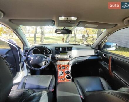 Білий Тойота Хайлендер, об'ємом двигуна 3.46 л та пробігом 227 тис. км за 16800 $, фото 17 на Automoto.ua