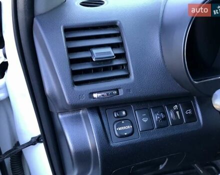 Белый Тойота Хайлендер, объемом двигателя 3.5 л и пробегом 178 тыс. км за 15999 $, фото 14 на Automoto.ua