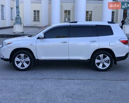 Белый Тойота Хайлендер, объемом двигателя 3.5 л и пробегом 178 тыс. км за 15999 $, фото 7 на Automoto.ua