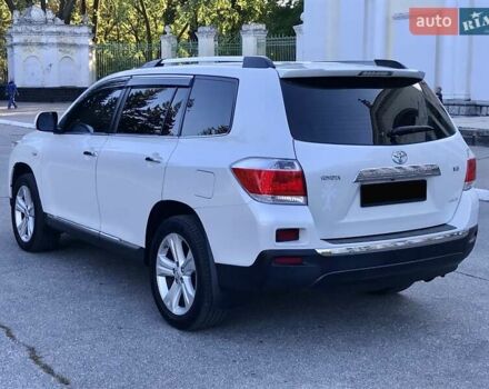 Белый Тойота Хайлендер, объемом двигателя 3.5 л и пробегом 178 тыс. км за 15999 $, фото 5 на Automoto.ua