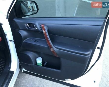 Белый Тойота Хайлендер, объемом двигателя 3.5 л и пробегом 178 тыс. км за 15999 $, фото 32 на Automoto.ua