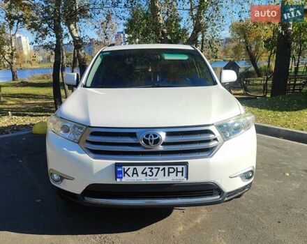 Білий Тойота Хайлендер, об'ємом двигуна 3.46 л та пробігом 227 тис. км за 16800 $, фото 1 на Automoto.ua