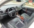 Белый Тойота Хайлендер, объемом двигателя 3.46 л и пробегом 170 тыс. км за 16100 $, фото 27 на Automoto.ua