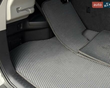 Белый Тойота Хайлендер, объемом двигателя 3.46 л и пробегом 152 тыс. км за 18700 $, фото 52 на Automoto.ua