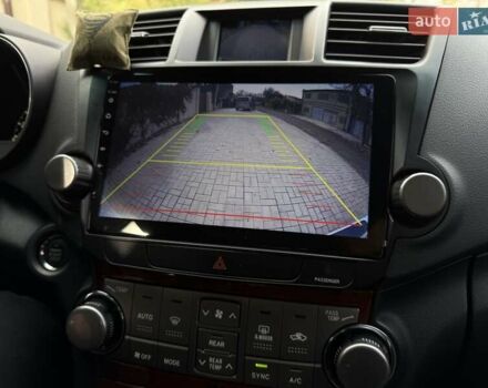 Белый Тойота Хайлендер, объемом двигателя 3.46 л и пробегом 152 тыс. км за 18700 $, фото 86 на Automoto.ua