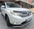 Белый Тойота Хайлендер, объемом двигателя 3.46 л и пробегом 170 тыс. км за 16100 $, фото 6 на Automoto.ua