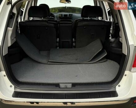 Белый Тойота Хайлендер, объемом двигателя 3.46 л и пробегом 152 тыс. км за 18700 $, фото 51 на Automoto.ua