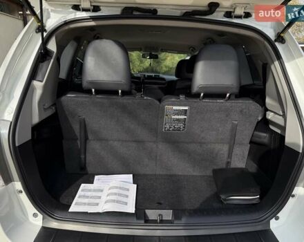 Белый Тойота Хайлендер, объемом двигателя 3.46 л и пробегом 152 тыс. км за 18700 $, фото 75 на Automoto.ua