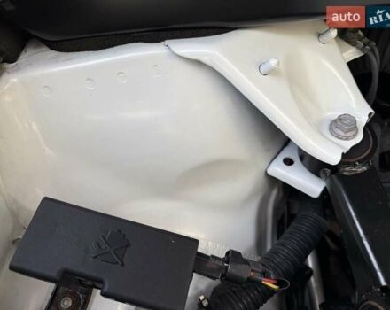 Белый Тойота Хайлендер, объемом двигателя 3.46 л и пробегом 152 тыс. км за 18700 $, фото 70 на Automoto.ua