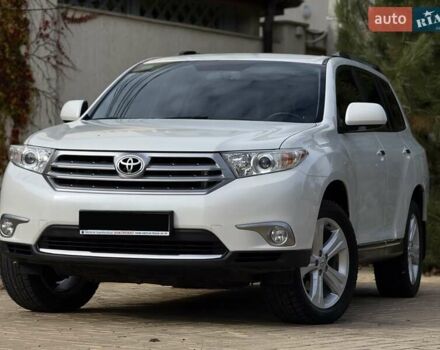 Белый Тойота Хайлендер, объемом двигателя 3.46 л и пробегом 152 тыс. км за 18700 $, фото 2 на Automoto.ua