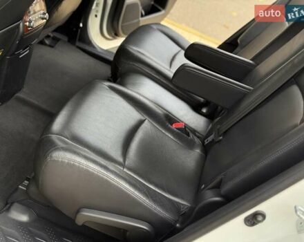 Белый Тойота Хайлендер, объемом двигателя 3.46 л и пробегом 152 тыс. км за 18700 $, фото 54 на Automoto.ua