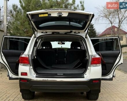 Белый Тойота Хайлендер, объемом двигателя 3.46 л и пробегом 152 тыс. км за 18700 $, фото 50 на Automoto.ua