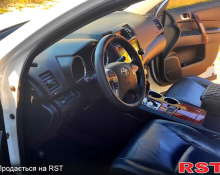 Білий Тойота Хайлендер, об'ємом двигуна 3.5 л та пробігом 172 тис. км за 20500 $, фото 2 на Automoto.ua