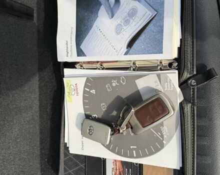 Белый Тойота Хайлендер, объемом двигателя 3.46 л и пробегом 152 тыс. км за 18700 $, фото 81 на Automoto.ua