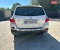 Белый Тойота Хайлендер, объемом двигателя 3.46 л и пробегом 355 тыс. км за 14900 $, фото 1 на Automoto.ua