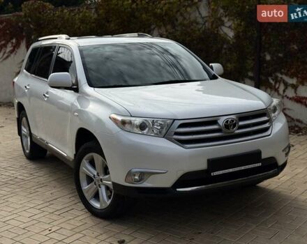 Белый Тойота Хайлендер, объемом двигателя 3.46 л и пробегом 152 тыс. км за 18700 $, фото 17 на Automoto.ua