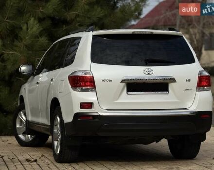 Белый Тойота Хайлендер, объемом двигателя 3.46 л и пробегом 152 тыс. км за 18700 $, фото 23 на Automoto.ua