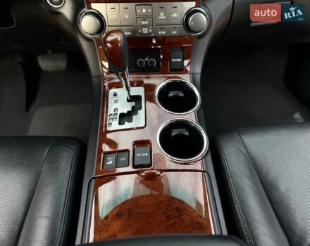 Белый Тойота Хайлендер, объемом двигателя 3.46 л и пробегом 152 тыс. км за 18700 $, фото 59 на Automoto.ua