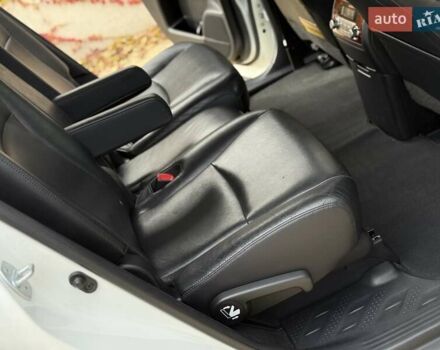 Белый Тойота Хайлендер, объемом двигателя 3.46 л и пробегом 152 тыс. км за 18700 $, фото 41 на Automoto.ua