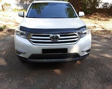 Білий Тойота Хайлендер, об'ємом двигуна 3.46 л та пробігом 211 тис. км за 17450 $, фото 1 на Automoto.ua