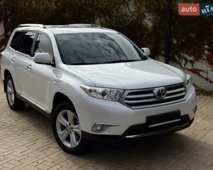 Белый Тойота Хайлендер, объемом двигателя 3.46 л и пробегом 152 тыс. км за 18700 $, фото 19 на Automoto.ua