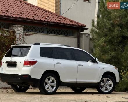 Белый Тойота Хайлендер, объемом двигателя 3.46 л и пробегом 152 тыс. км за 18700 $, фото 29 на Automoto.ua