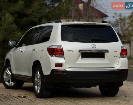Белый Тойота Хайлендер, объемом двигателя 3.46 л и пробегом 152 тыс. км за 18700 $, фото 22 на Automoto.ua