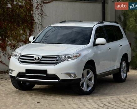 Белый Тойота Хайлендер, объемом двигателя 3.46 л и пробегом 152 тыс. км за 18700 $, фото 3 на Automoto.ua