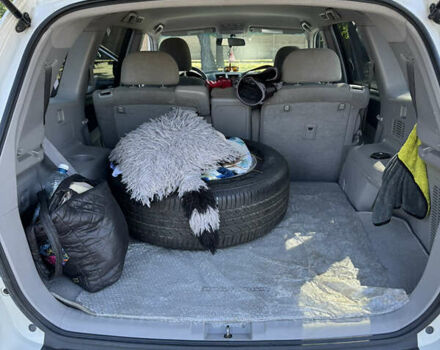 Белый Тойота Хайлендер, объемом двигателя 3.46 л и пробегом 200 тыс. км за 16000 $, фото 6 на Automoto.ua