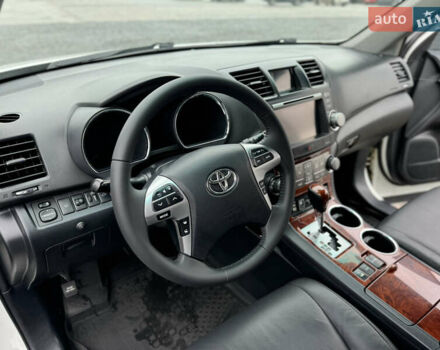 Белый Тойота Хайлендер, объемом двигателя 3.46 л и пробегом 200 тыс. км за 14999 $, фото 50 на Automoto.ua