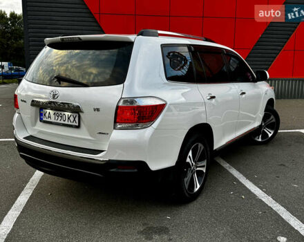 Білий Тойота Хайлендер, об'ємом двигуна 3.46 л та пробігом 175 тис. км за 16100 $, фото 15 на Automoto.ua