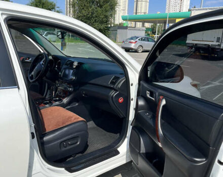 Білий Тойота Хайлендер, об'ємом двигуна 3.46 л та пробігом 174 тис. км за 18000 $, фото 8 на Automoto.ua