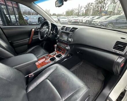 Белый Тойота Хайлендер, объемом двигателя 3.46 л и пробегом 199 тыс. км за 18000 $, фото 23 на Automoto.ua