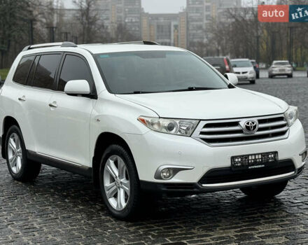 Белый Тойота Хайлендер, объемом двигателя 3.46 л и пробегом 205 тыс. км за 14200 $, фото 13 на Automoto.ua