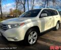 Білий Тойота Хайлендер, об'ємом двигуна 3.5 л та пробігом 207 тис. км за 16850 $, фото 3 на Automoto.ua