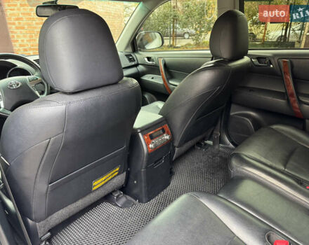 Белый Тойота Хайлендер, объемом двигателя 3.46 л и пробегом 172 тыс. км за 22000 $, фото 22 на Automoto.ua