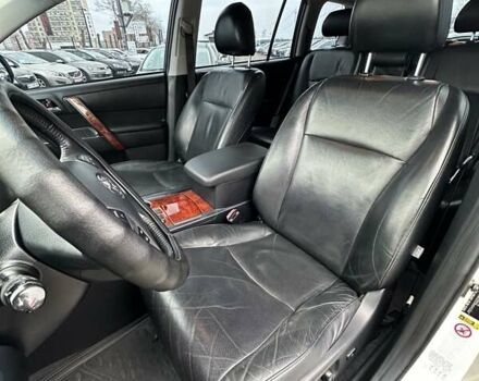 Белый Тойота Хайлендер, объемом двигателя 3.46 л и пробегом 199 тыс. км за 18000 $, фото 22 на Automoto.ua