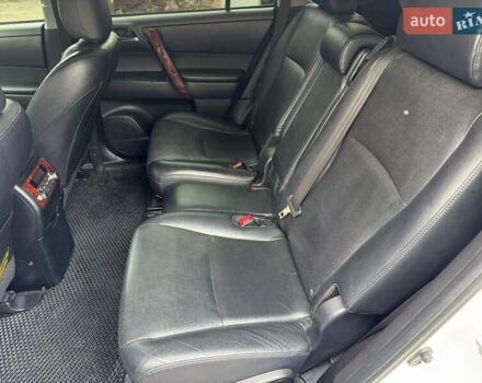 Белый Тойота Хайлендер, объемом двигателя 3.46 л и пробегом 172 тыс. км за 22000 $, фото 23 на Automoto.ua