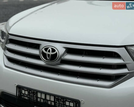 Белый Тойота Хайлендер, объемом двигателя 3.46 л и пробегом 200 тыс. км за 14999 $, фото 34 на Automoto.ua