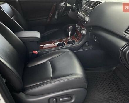 Белый Тойота Хайлендер, объемом двигателя 3.46 л и пробегом 28 тыс. км за 25622 $, фото 5 на Automoto.ua