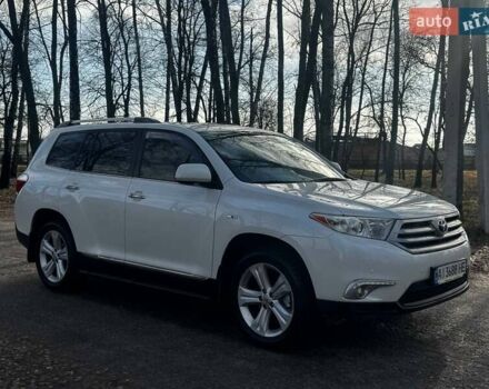Белый Тойота Хайлендер, объемом двигателя 3.46 л и пробегом 207 тыс. км за 16850 $, фото 1 на Automoto.ua