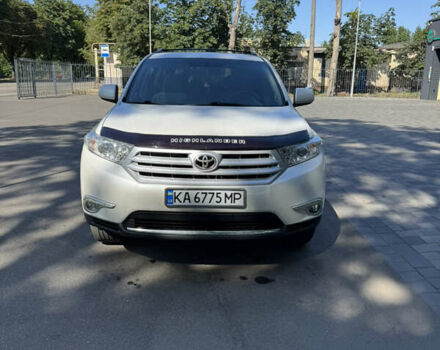 Белый Тойота Хайлендер, объемом двигателя 3.46 л и пробегом 200 тыс. км за 16000 $, фото 1 на Automoto.ua