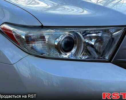 Білий Тойота Хайлендер, об'ємом двигуна 3.5 л та пробігом 207 тис. км за 16850 $, фото 1 на Automoto.ua