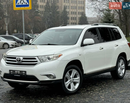 Белый Тойота Хайлендер, объемом двигателя 3.46 л и пробегом 200 тыс. км за 14999 $, фото 3 на Automoto.ua