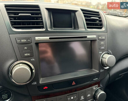 Белый Тойота Хайлендер, объемом двигателя 3.46 л и пробегом 200 тыс. км за 14999 $, фото 75 на Automoto.ua