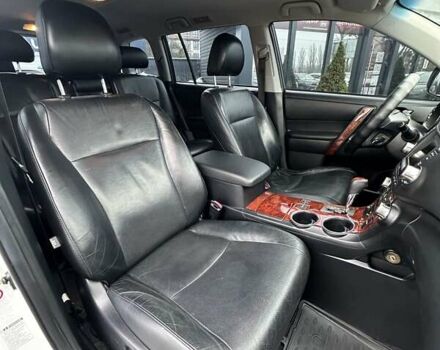 Белый Тойота Хайлендер, объемом двигателя 3.46 л и пробегом 199 тыс. км за 18000 $, фото 21 на Automoto.ua