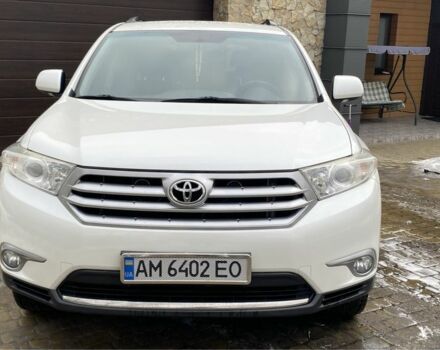 Белый Тойота Хайлендер, объемом двигателя 3.5 л и пробегом 185 тыс. км за 17800 $, фото 1 на Automoto.ua