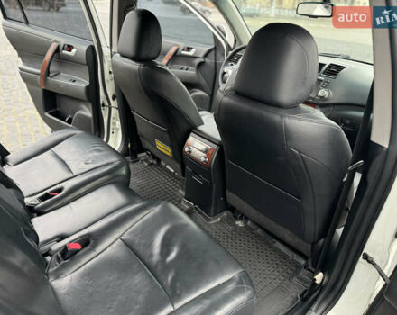 Белый Тойота Хайлендер, объемом двигателя 3.46 л и пробегом 200 тыс. км за 14999 $, фото 61 на Automoto.ua