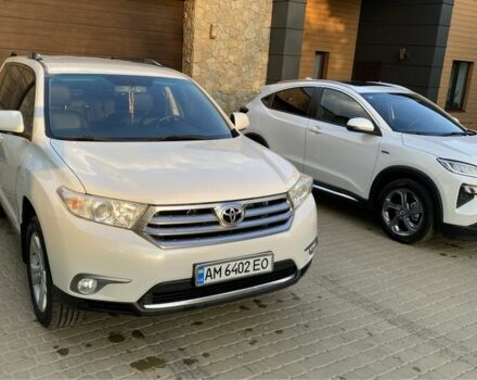 Белый Тойота Хайлендер, объемом двигателя 3.5 л и пробегом 185 тыс. км за 17800 $, фото 4 на Automoto.ua