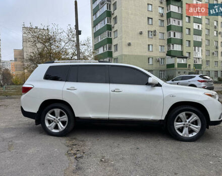 Белый Тойота Хайлендер, объемом двигателя 3.46 л и пробегом 172 тыс. км за 22000 $, фото 1 на Automoto.ua